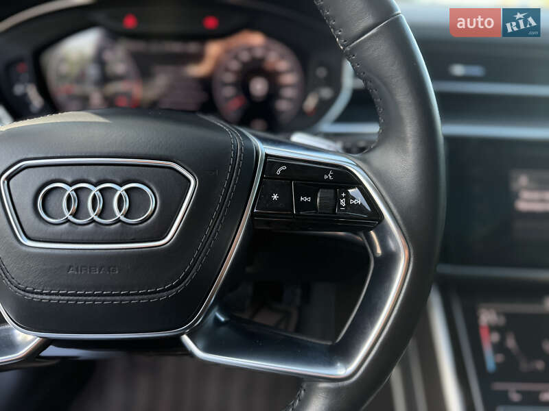 Седан Audi A8 2020 в Киеве