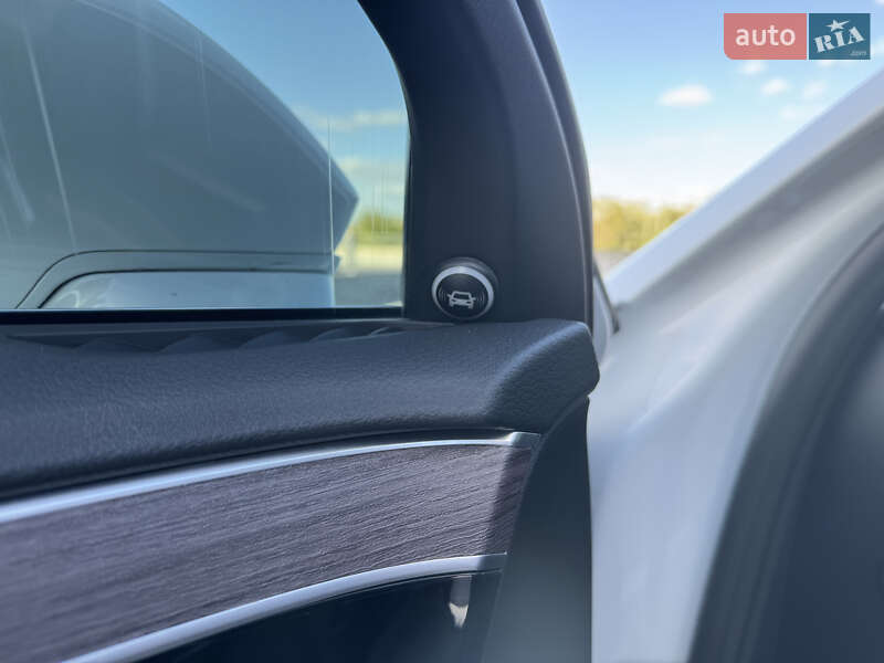 Седан Audi A8 2020 в Киеве