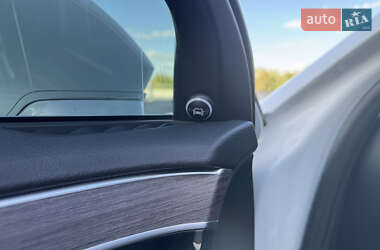 Седан Audi A8 2020 в 