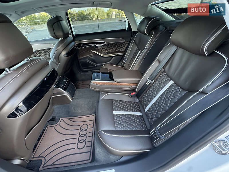 Седан Audi A8 2020 в Киеве