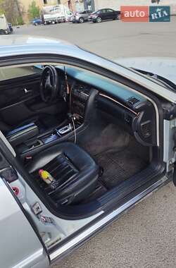 Седан Audi A8 1997 в 