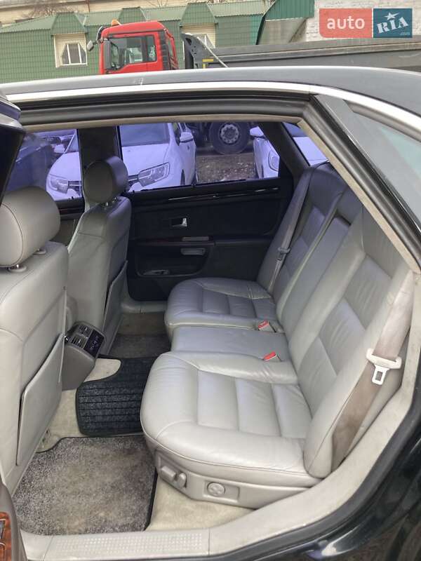 Седан Audi A8 2001 в Киеве