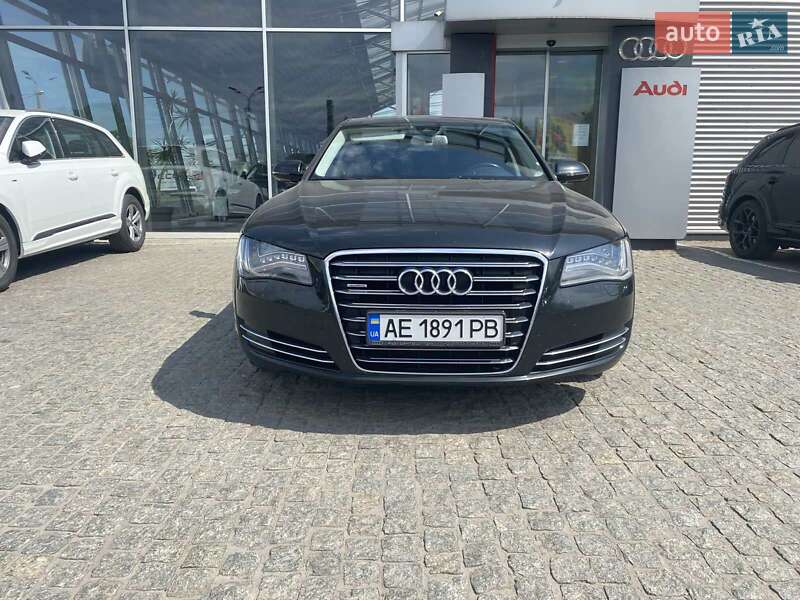 Седан Audi A8 2012 в Днепре
