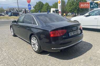 Седан Audi A8 2012 в 