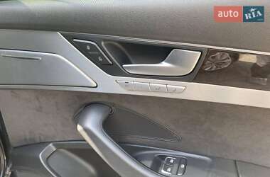 Седан Audi A8 2012 в 