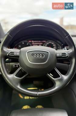Седан Audi A8 2014 в Мукачевому
