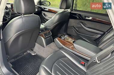 Седан Audi A8 2017 в 