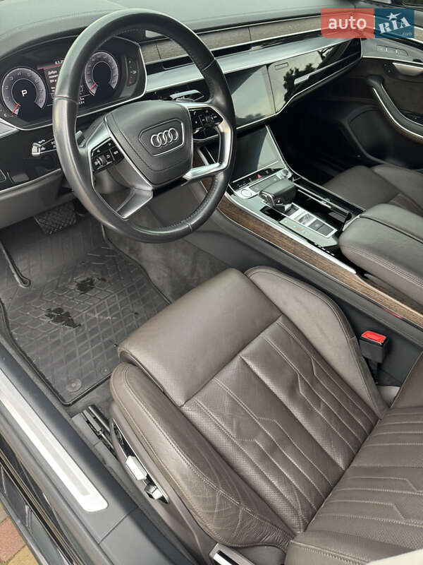 Седан Audi A8 2018 в Днепре