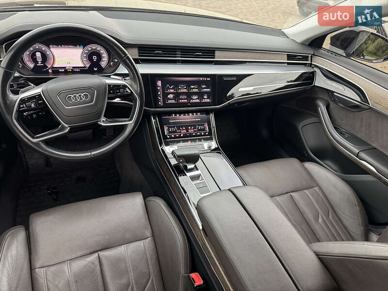 Седан Audi A8 2018 в Днепре