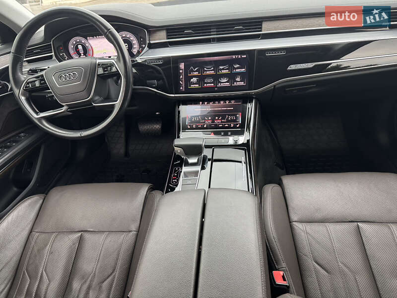 Седан Audi A8 2018 в Днепре