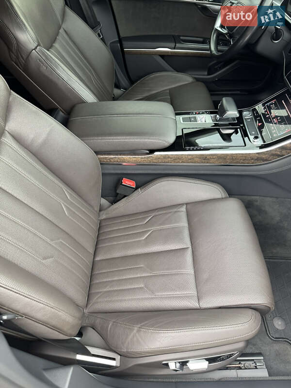 Седан Audi A8 2018 в Днепре