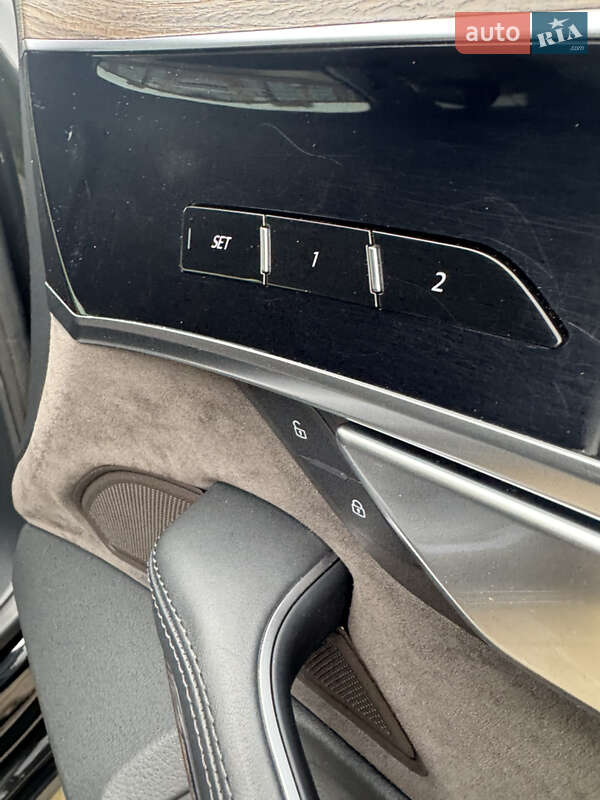 Седан Audi A8 2018 в Днепре