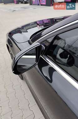 Седан Audi A8 2013 в 