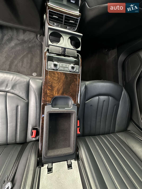Седан Audi A8 2017 в Києві