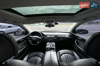 Седан Audi A8 2017 в 