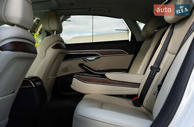 Седан Audi A8 2022 в 