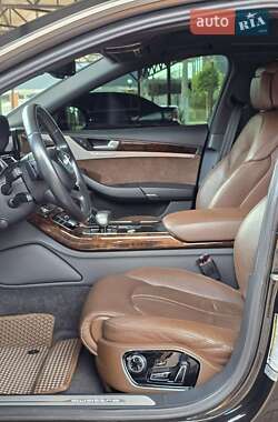 Седан Audi A8 2015 в 