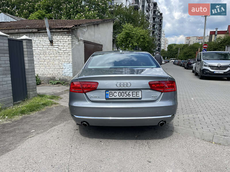 Седан Audi A8 2013 в Львові