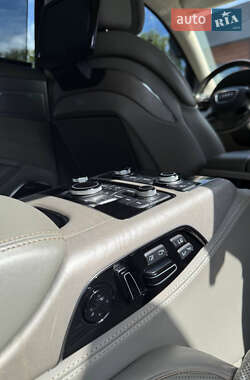 Седан Audi A8 2013 в 