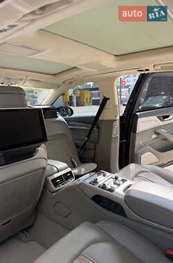 Седан Audi A8 2013 в 