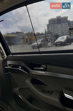Седан Audi A8 2013 в 