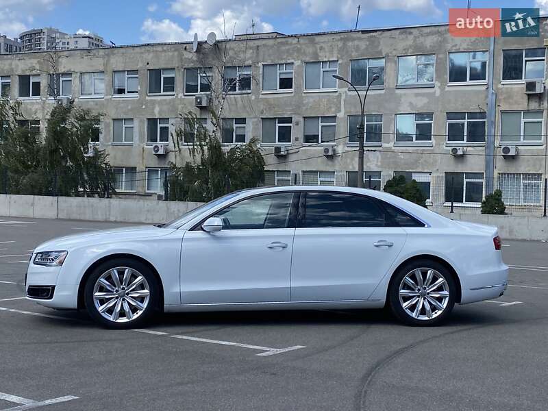 Седан Audi A8 2015 в Киеве
