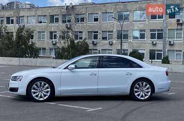 Седан Audi A8 2015 в 