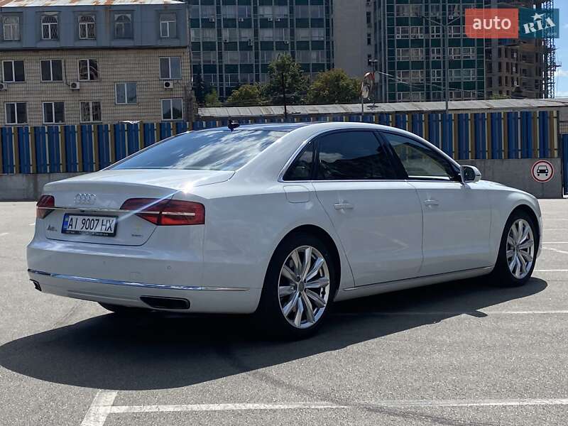 Седан Audi A8 2015 в Киеве