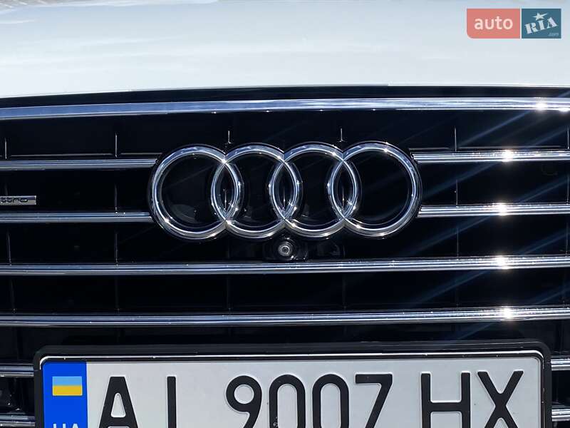 Седан Audi A8 2015 в Киеве
