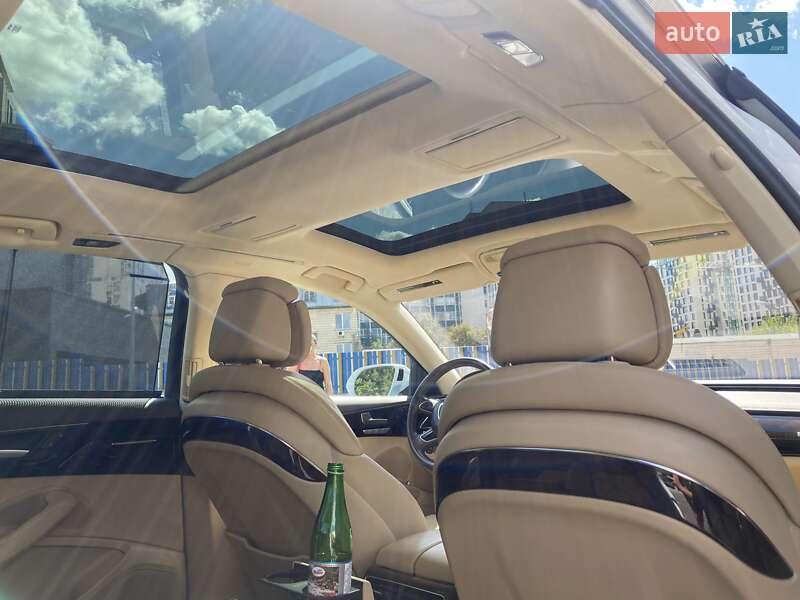 Седан Audi A8 2015 в Киеве
