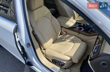 Седан Audi A8 2015 в 