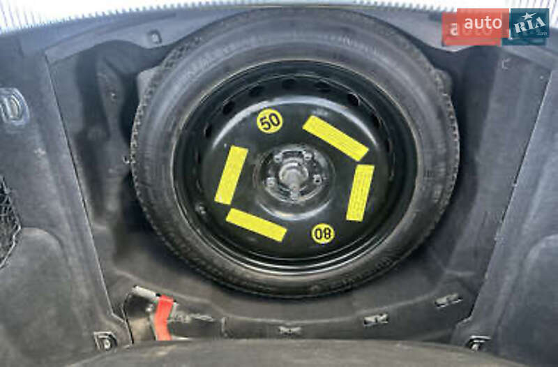 Седан Audi A8 2012 в Василькове