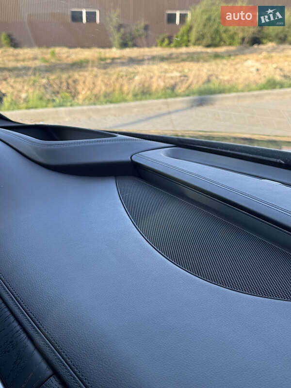 Седан Audi A8 2015 в Ивано-Франковске