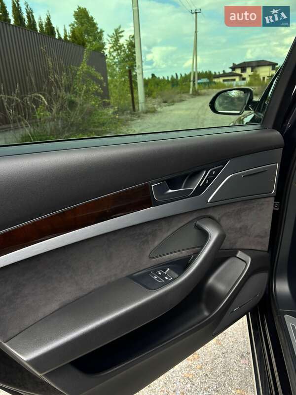 Седан Audi A8 2014 в Киеве