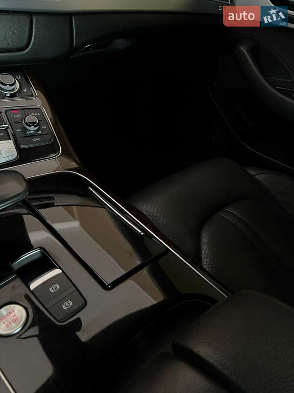 Седан Audi A8 2014 в Киеве