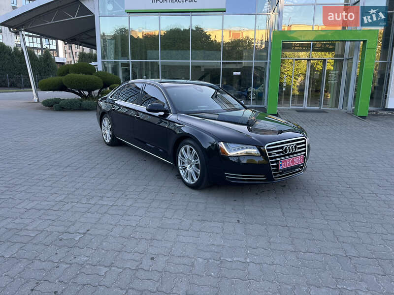 Седан Audi A8 2013 в Луцьку