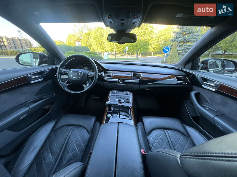 Седан Audi A8 2013 в Луцьку