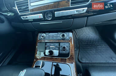 Седан Audi A8 2013 в 