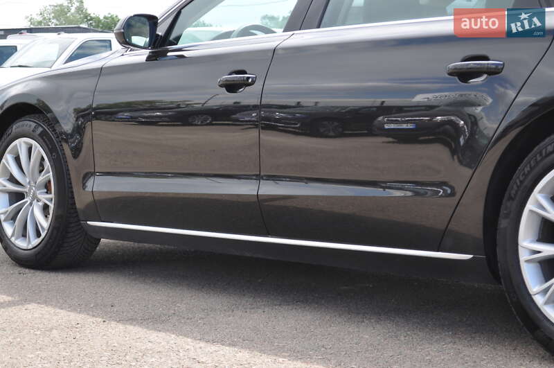 Седан Audi A8 2012 в Киеве