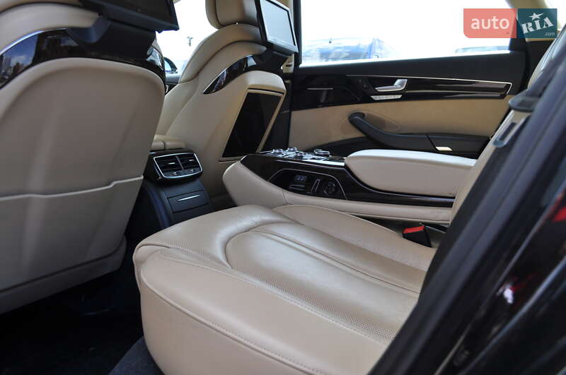 Седан Audi A8 2012 в Киеве