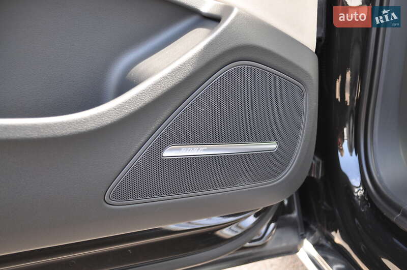 Седан Audi A8 2012 в Киеве