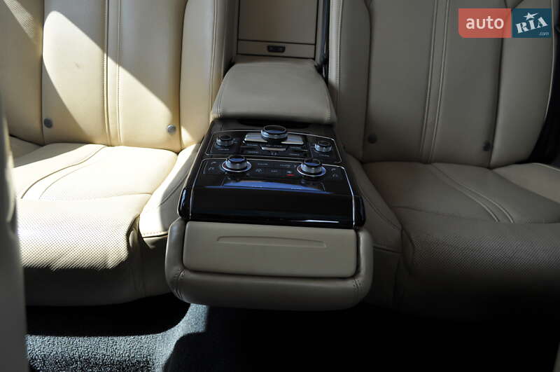 Седан Audi A8 2012 в Киеве