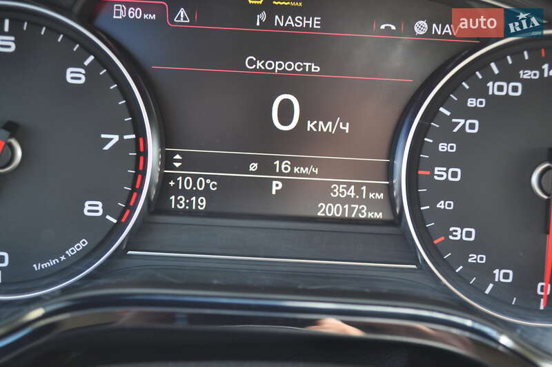 Седан Audi A8 2012 в Киеве
