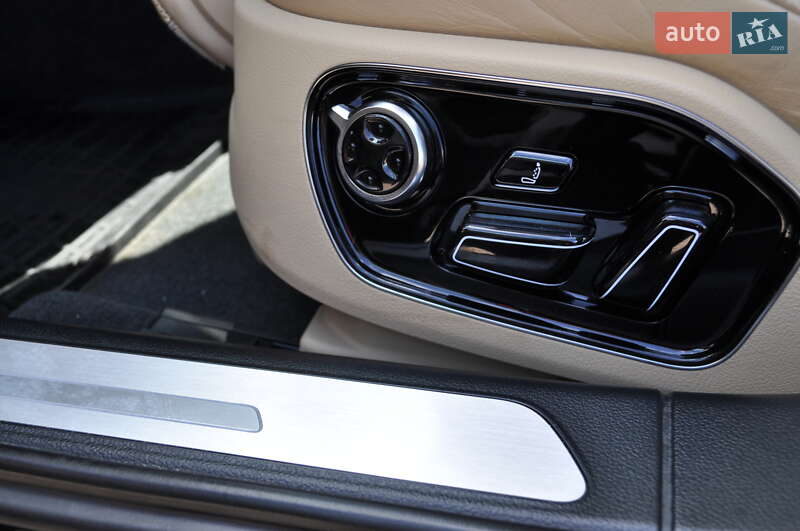 Седан Audi A8 2012 в Киеве