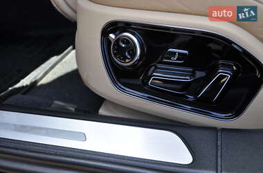 Седан Audi A8 2012 в 