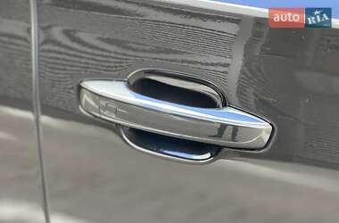 Седан Audi A8 2012 в 