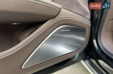 Седан Audi A8 2012 в 