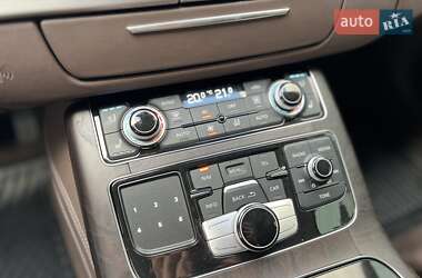 Седан Audi A8 2012 в 