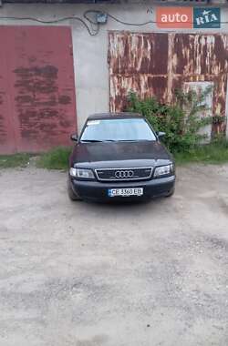 Седан Audi A8 1996 в Бурштыне