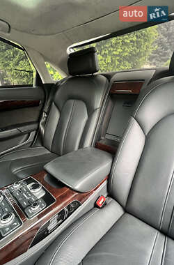 Седан Audi A8 2013 в 
